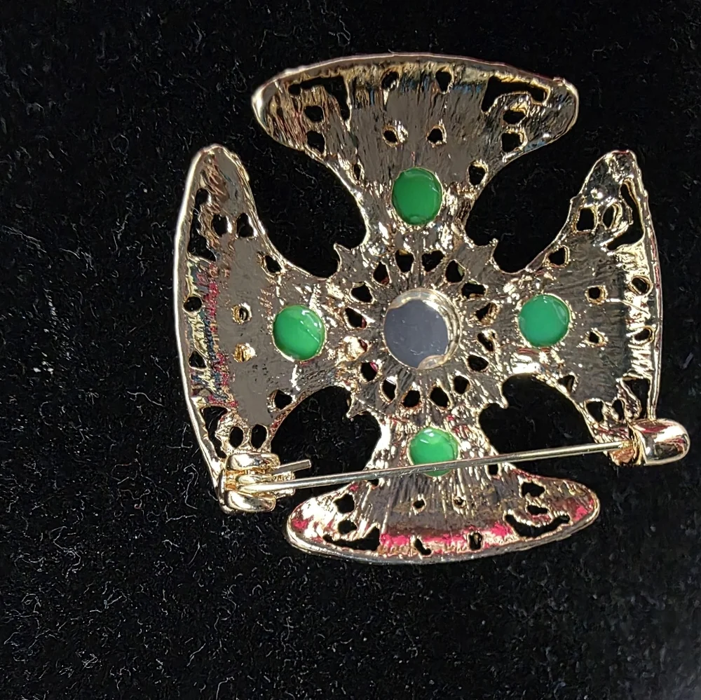 Brooch With Elegant Gold Tone, Green, Pearl Orange Stones Brooch Pin 1.85